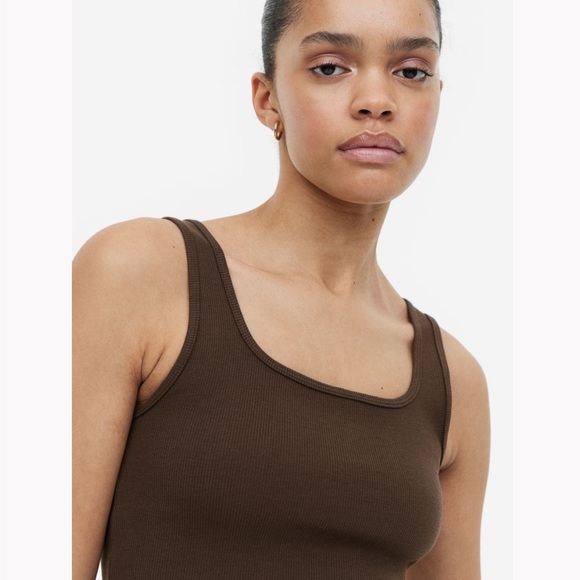 h & m • crop tank top - Picture 2 of 4